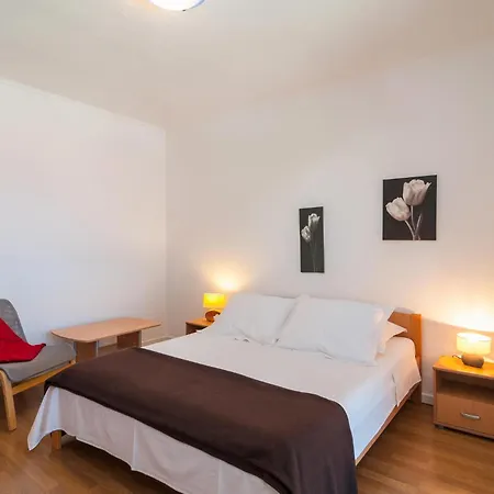 1 Bedroom In Sutivan