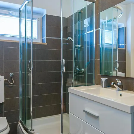 1 Bedroom In Sutivan
